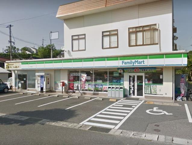 コンビニ　ファミリーマート（コンビニ）まで408m