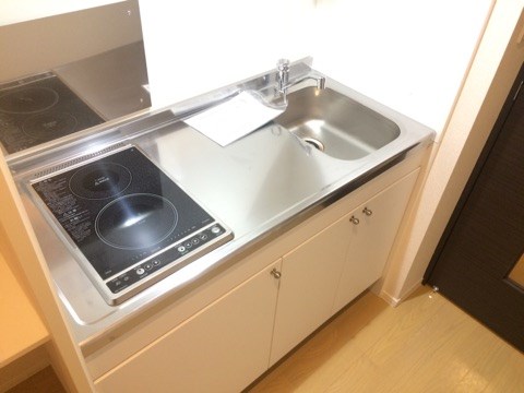キッチン　便利な2口コンロのキッチンです。
