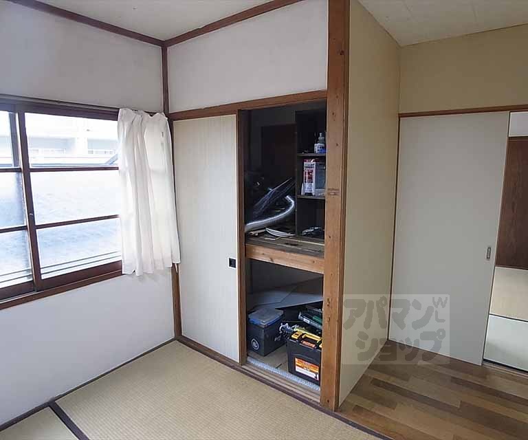 収納　押入