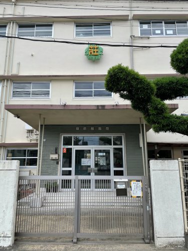 小学校　久留米市立荘島小学校（小学校）まで672m
