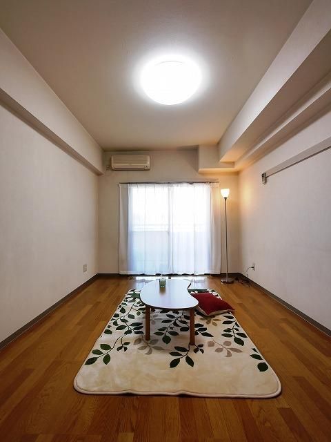 居室・リビング　★広々としたお部屋で、インテリアも楽しめます!★
