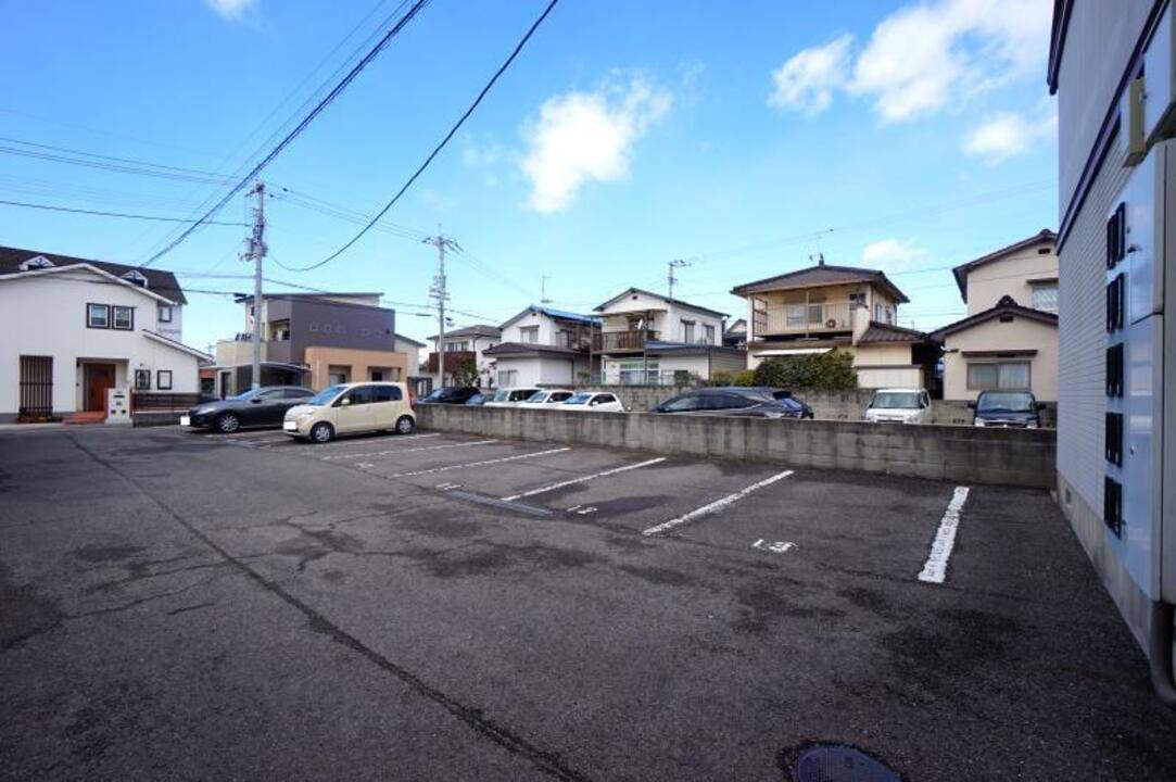 駐車場　駐車場