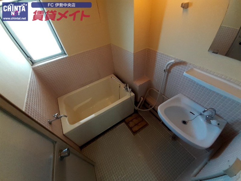 バス・シャワールーム　別部屋参考写真です