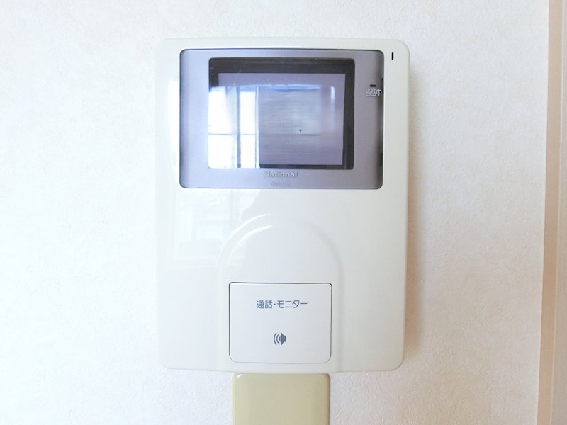 セキュリティ　来訪者の確認ができる安心のモニター付インターホン設置