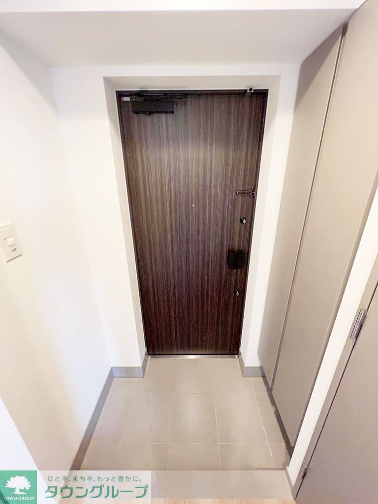 玄関　エントランス