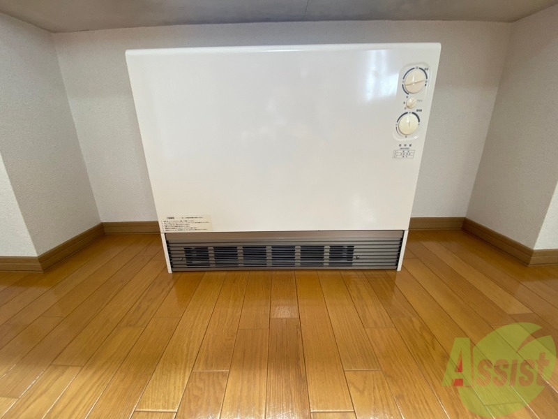 その他設備　電気暖房です。冬場の寒い日でも安心ですね～