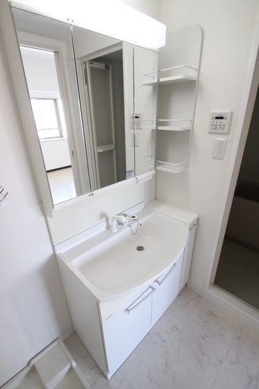 洗面設備　※他の部屋の写真です。