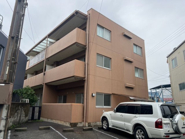 リュミエール鶴田の外観写真