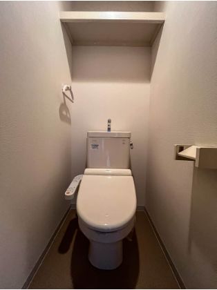 ＪＲ山陽本線 福山駅 徒歩23分 3階建 築37年のトイレ写真