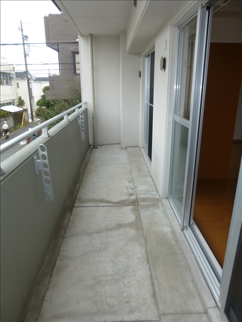 バルコニー　前面に建物もなく、開放感ありますよ♪