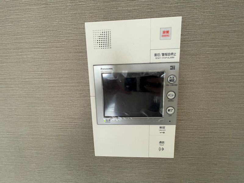セキュリティ　ＴＶモニター付きインターホンで来訪者の顔が見えるので安心です