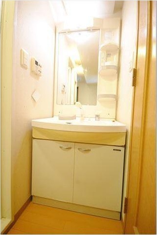 洗面設備　同物件別部屋写真