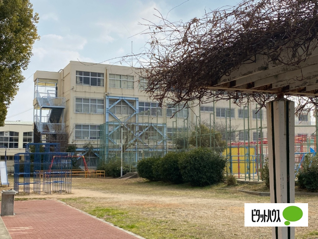 小学校　神戸市立御蔵小学校（小学校）まで376m