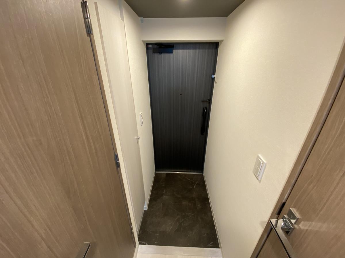 玄関　※別部屋参考写真