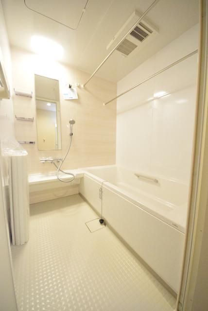 バス・シャワールーム　※別部屋参考の写真