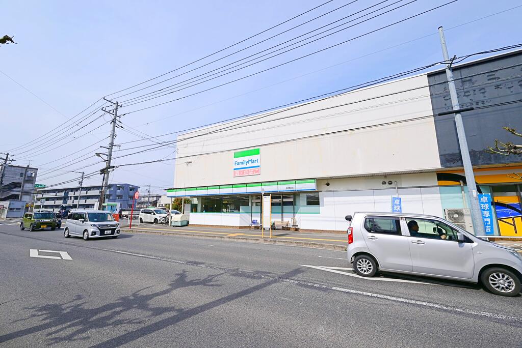 コンビニ　ファミリーマート安芸鶴江店（コンビニ）まで449m
