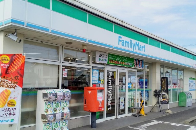 コンビニ　ファミリーマート　近江八幡金剛寺店（コンビニ）まで400m