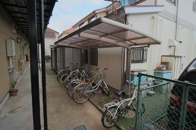 その他共有部分　屋根付き駐輪場