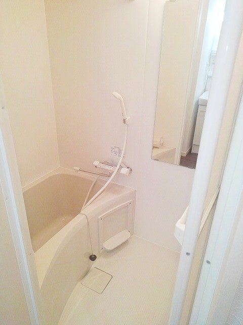 バス・シャワールーム　バス(別部屋参考写真)