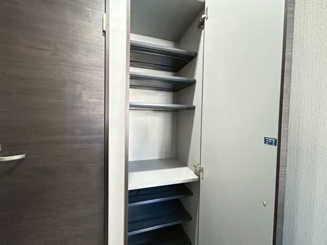 玄関　別部屋の写真です