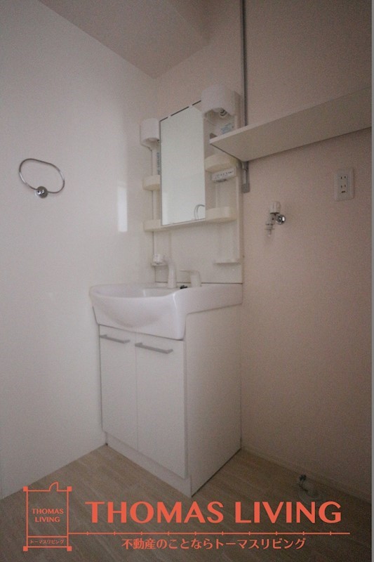 洗面設備　実際の写真を準備中の為、同じ建物の別室写真です。参考下さい。