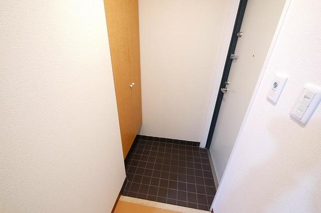 玄関　スッキリ使いやすい玄関スペース。
