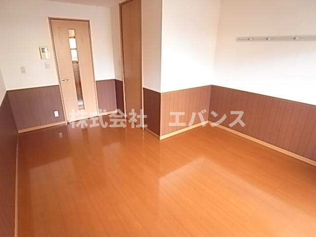 その他部屋・スペース　広くて明るい寝室
