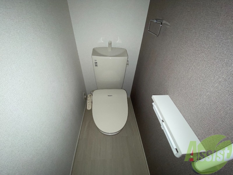 トイレ　トイレは温水洗浄便座で、とても快適に利用いただけます。