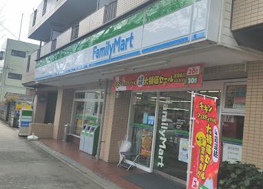コンビニ　ファミリーマート みよし台店（コンビニ）まで699m