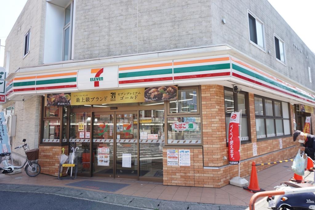 コンビニ　セブンイレブン 松戸上本郷駅前店（コンビニ）まで132m