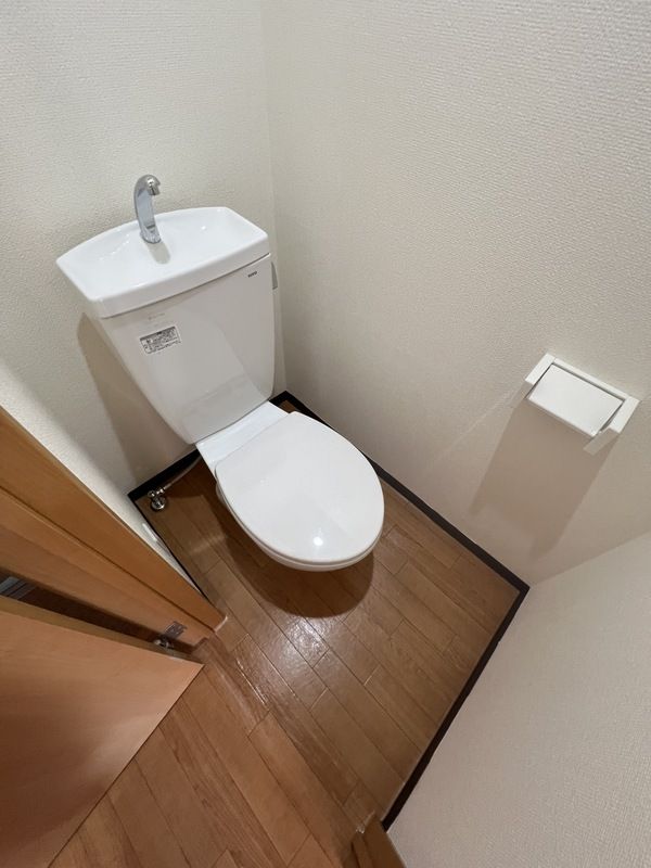 トイレ　（別タイプ参考写真）ポルトボヌール　北区田端1