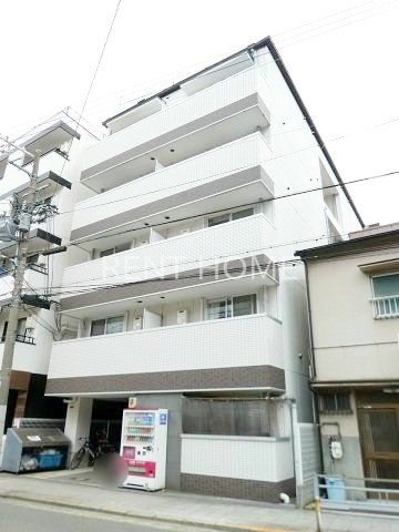 建物外観　鉄骨造５階建
