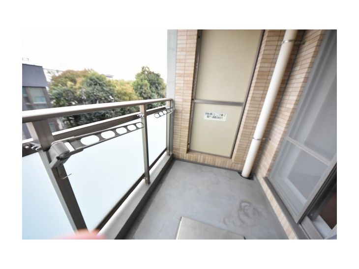 バルコニー　写真は同マンションの別の部屋の場合があります