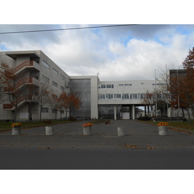 中学校　鳥取中学校（中学校）まで1250m