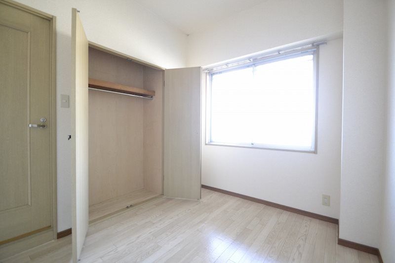 その他部屋・スペース　各お部屋に窓有☆快適な3LDK☆※リフォーム前参考写真