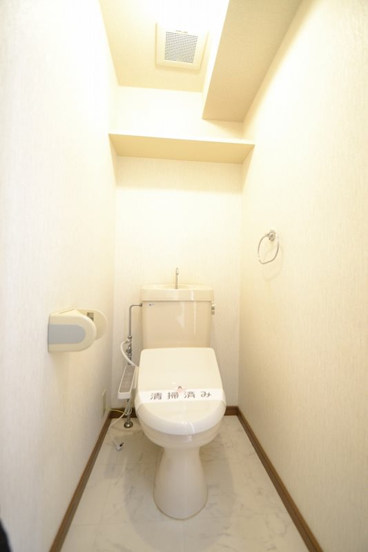 トイレ　温水洗浄便座標準☆※リフォーム前参考写真