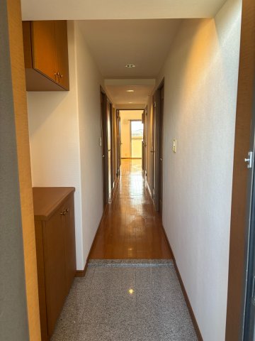 玄関　シューズボックス付きの玄関です☆