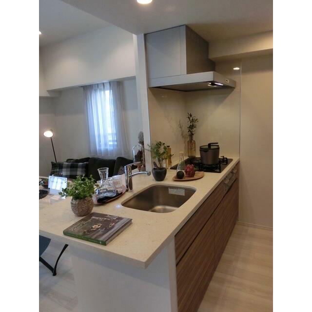 キッチン　Fタイプ2015年3月撮影 ＭＲ時の写真で調度品等は含まれま