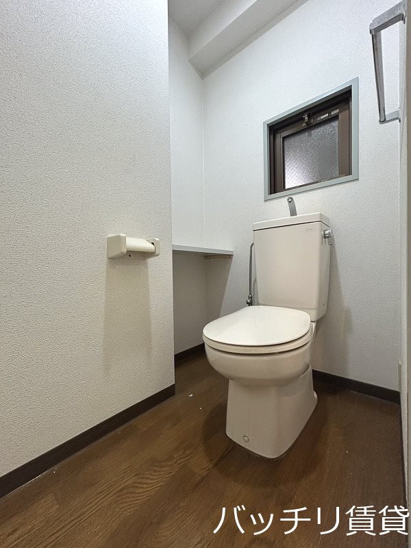 トイレ　同タイプのお部屋の為の為、現状を優先致します。