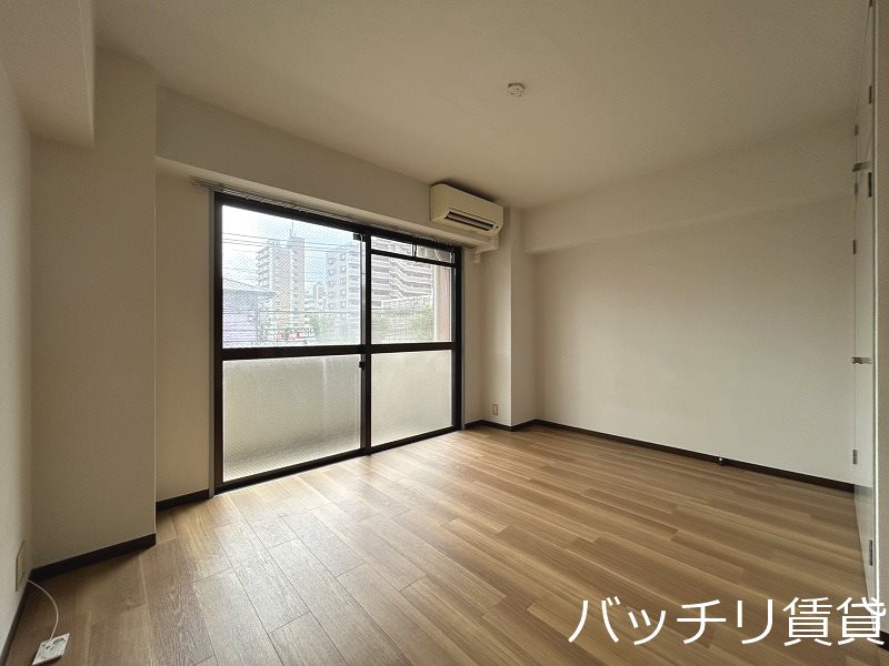 居室・リビング　同タイプのお部屋の為の為、現状を優先致します。