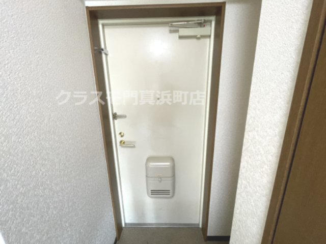 玄関　(参考)同マンション他部屋の写真