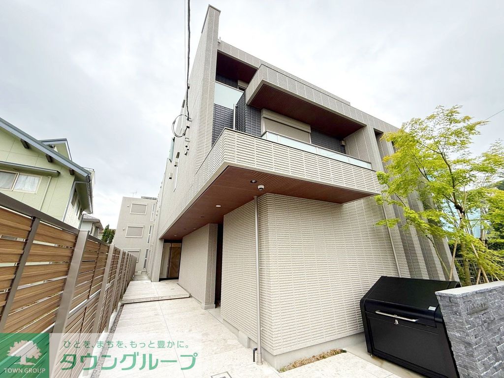 建物外観　エントランス