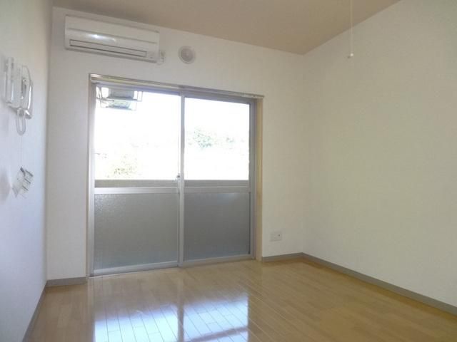 居室・リビング　☆明るいお部屋☆