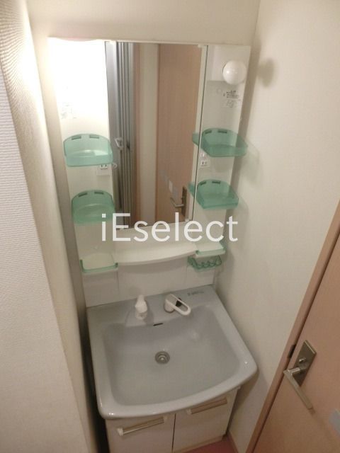 洗面設備　忙しい朝に便利なシャンプードレッサー