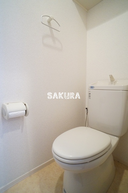 トイレ　落ち着いた色調のトイレです♪