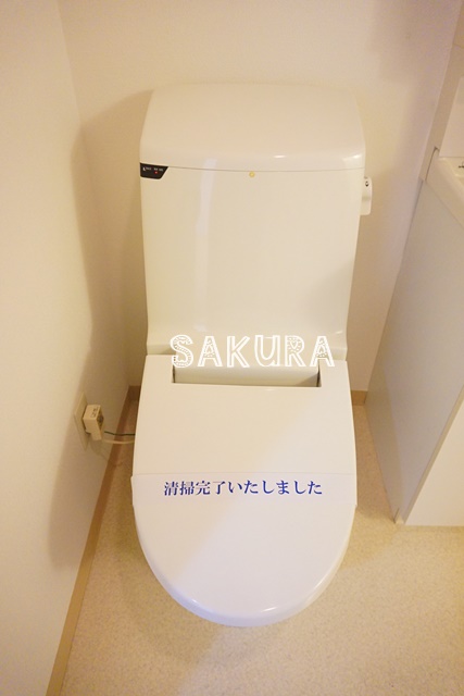 トイレ　嬉しい温水洗浄便座♪