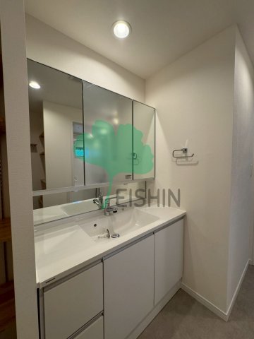 洗面設備　シンプルで使いやすい洗面台です！