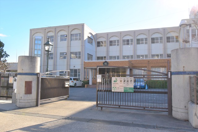 小学校　東丘小学校（学区はご確認ください）（小学校）まで900m