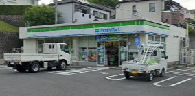 コンビニ　ファミリーマート 大高倉坂店（コンビニ）まで402m