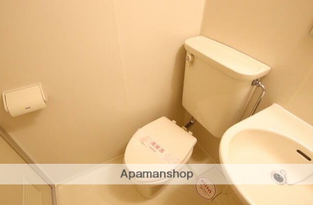ＪＲ京浜東北線 赤羽駅 徒歩13分 3階建 築34年のトイレ写真